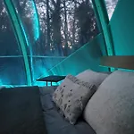 Out & Lodge, Wigwam Luksustelt Couvin
