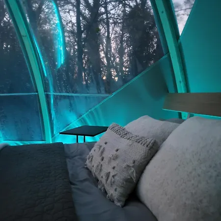 Out & Lodge, Wigwam Luxury tent Couvin