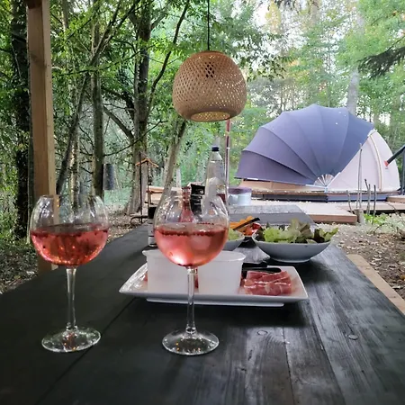 Out & Lodge, Wigwam Luxury tent *