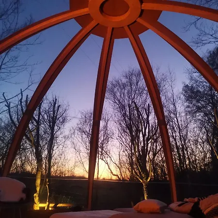 Luxury tent Out & Lodge, Wigwam Couvin