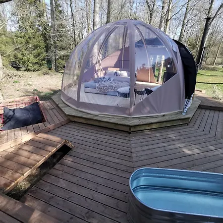 Out & Lodge, Wigwam *