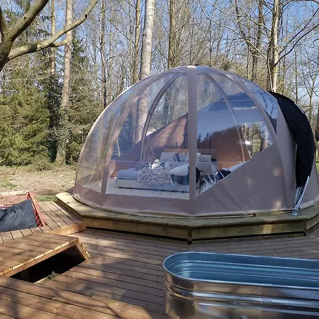 Out & Lodge, Wigwam